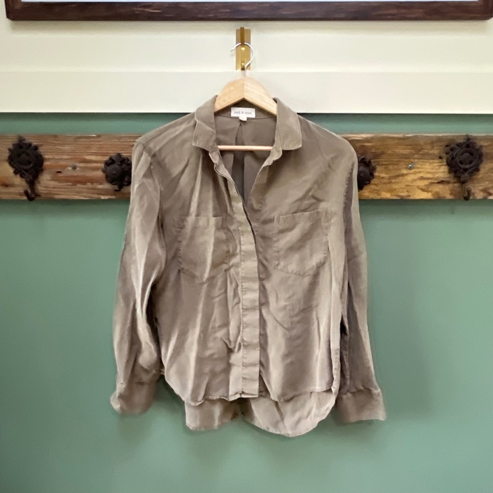 Cloth & Stone Tencel Lyocell Button Down Shirt Taupe Medium C2631-654-303